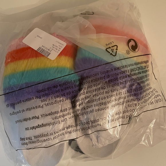 🌈 NWT Steve Madden Softey Rainbow Pride Slide 7M - Picture 3 of 3